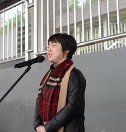 女子为何克隆闺蜜朋友圈?