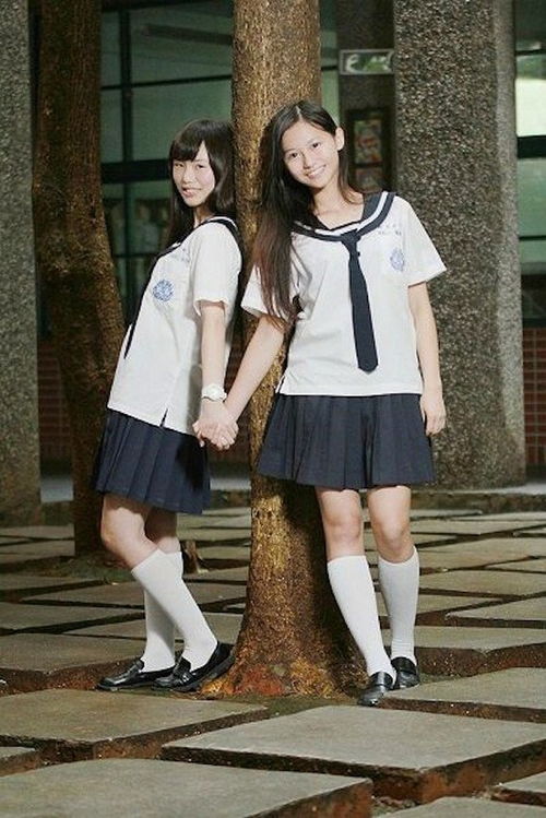高中校服女生，高中校服女生头像