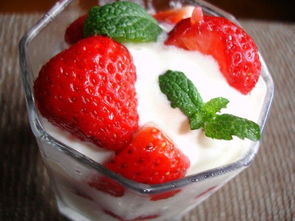 草莓冰淇淋，草莓冰淇淋什么歌