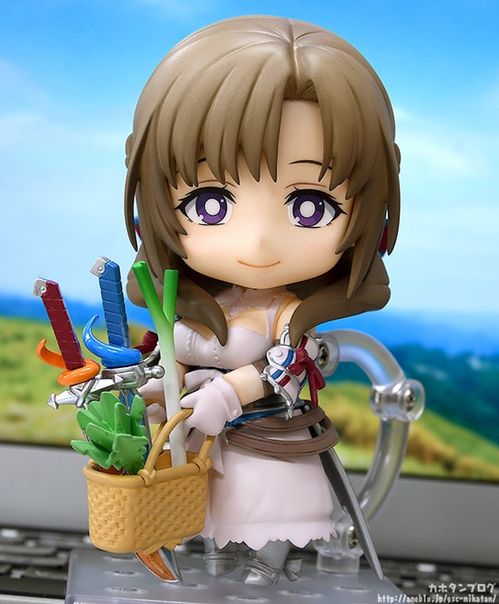 《普通功击是全体二连击,这样妈妈你喜欢吗?》女主是谁