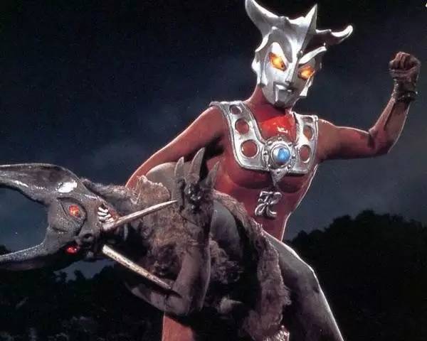 奥特曼女队员被附身、催眠、控制、打晕、迷晕、掐晕、晕倒的集数。_百