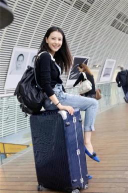 柳岩真人长啥样?看到路人拍摄的“生图”,你有何看法?