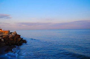 南极奇湖:冰层之下的冰湖