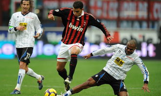 瑞典足球明星伊布曾经被谁打断了肋骨?