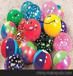 史魁克最喜欢的玩具球是什么颜色