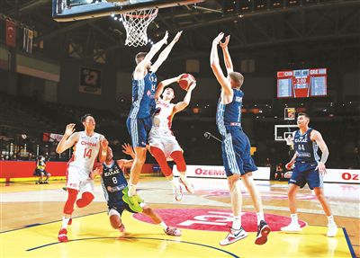 东京奥运会美国男篮40号是谁啊