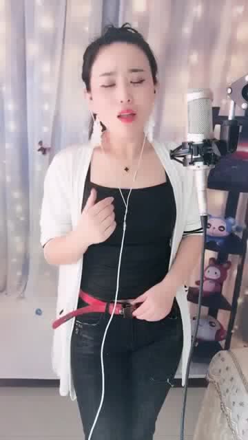 “男朋友结婚了,新娘却不是我”这句歌词出自哪首歌?