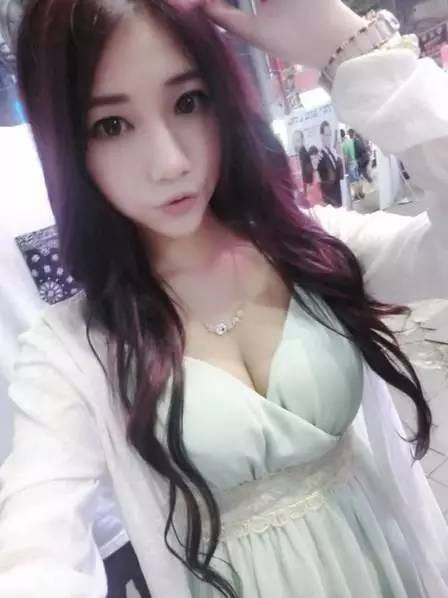 美女曝光全身，美女曝光 新闻