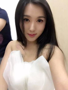岳云鹏自己p的童年照很很搞笑,为什么岳云鹏做什么事都能上热搜?_百度