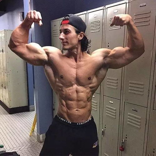 倒三角身材,倒三角身材男