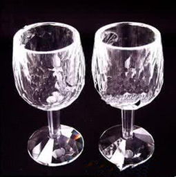 水晶酒杯，水晶酒杯和玻璃酒杯怎么区别