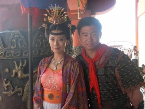 求问,跑龙套的演员一个月能挣多少钱?