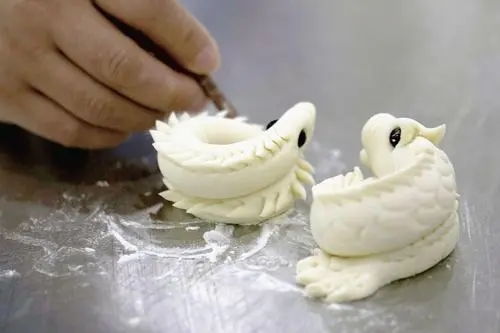 香饽饽是一个什么意思?