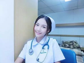 医者仁心!女护士跪地抢救晕倒乘客,你还见过哪些温情事件?