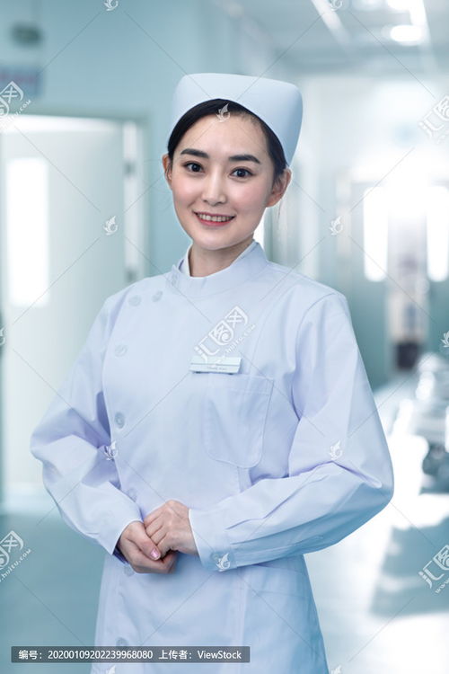 年轻女护士