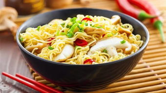 吃泡面图片，吃泡面图片的悲惨图片