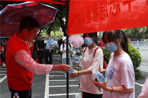 广西飞机坠落的志愿者怎么报名