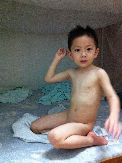 美女床照