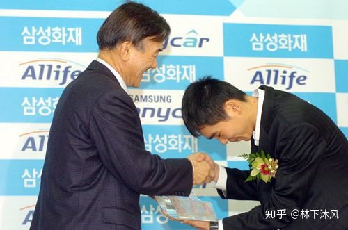 李世石与AlphaGo的五局大战中,为何有一招被称作“神之一手”?