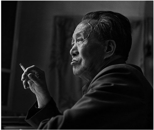 艾青诗选吹号者表达什么情感