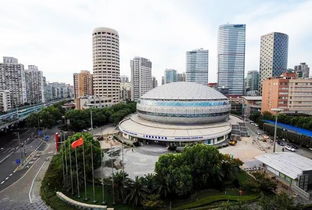 中心的英文central，中心的拼音