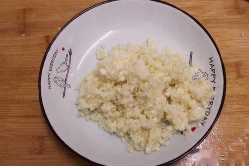 大蒜酱怎么做好吃又放得久，大蒜酱油的制作方法